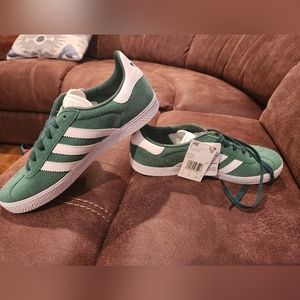 Adidas Gazelles youth size 5- classics!